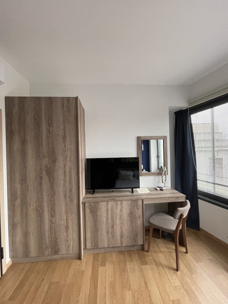 Iasonos Suites
