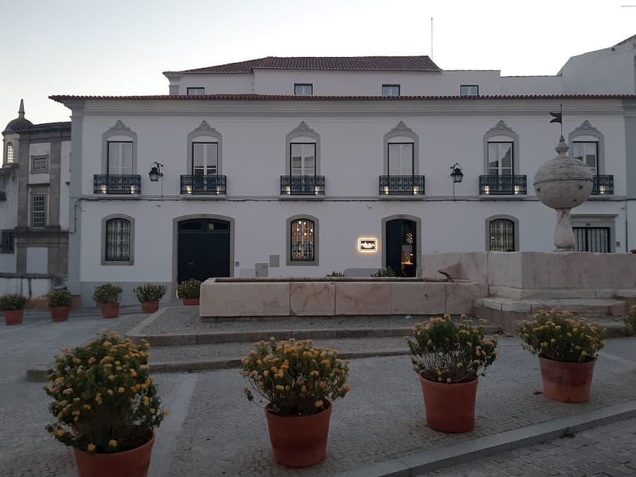 MouraSuites Hotel
