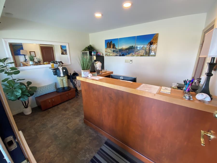 Arbutus Grove Motel