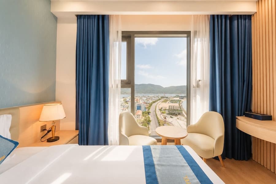 Canary Gold Hotel Quy Nhơn, Beachfront
