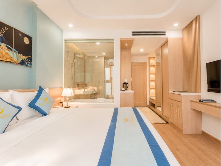 Canary Gold Hotel Quy Nhơn, Beachfront