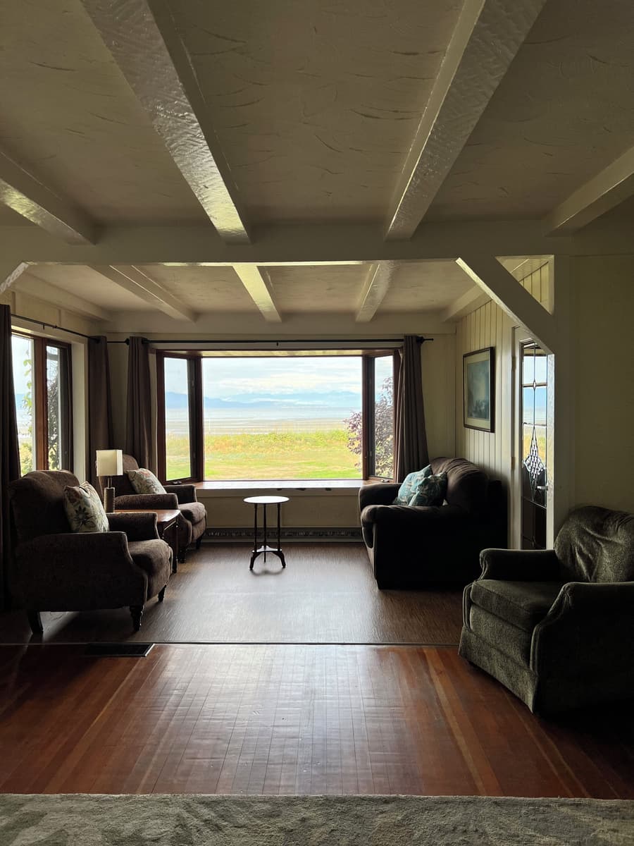 Sea Edge Beachside Hotel