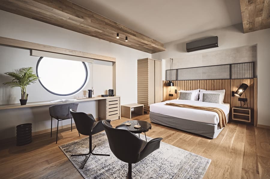 Cama Luxury Suites Glyfada