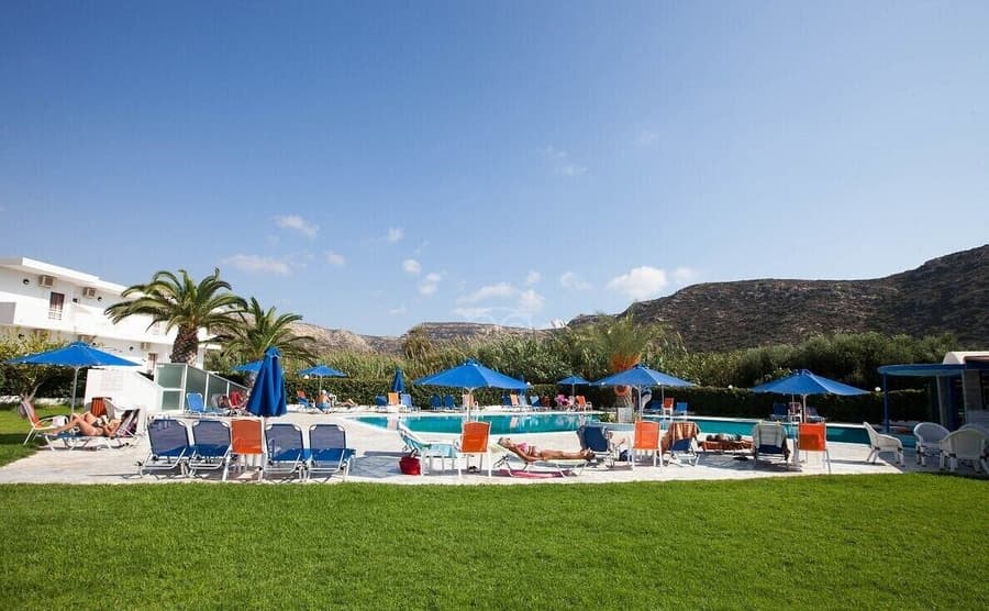 Eleaterra Hotel