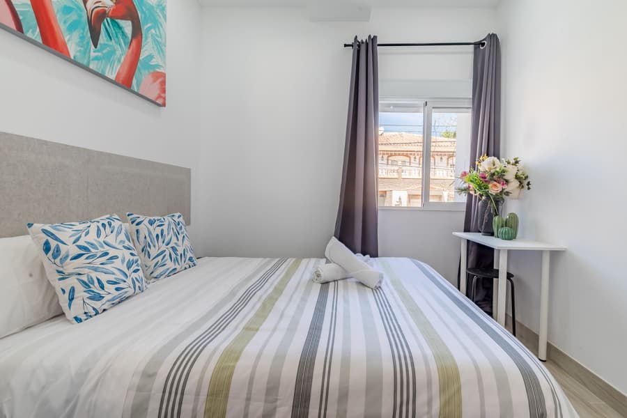 AYZ Silvela - Auto check-in property