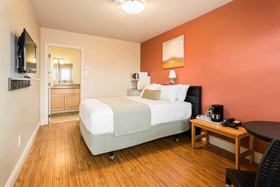Parlee Beach Motel