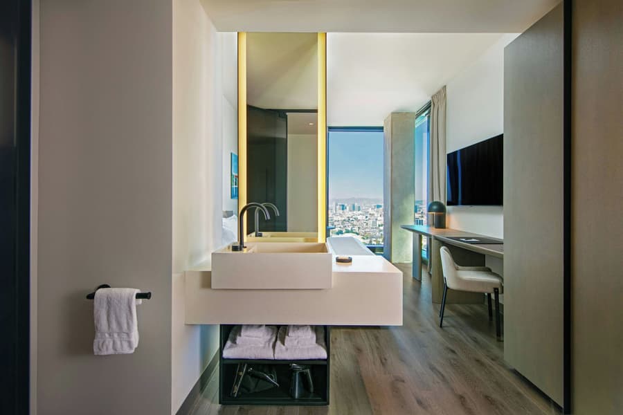 AC Hotel Downtown Los Angeles, a Marriott Hotel