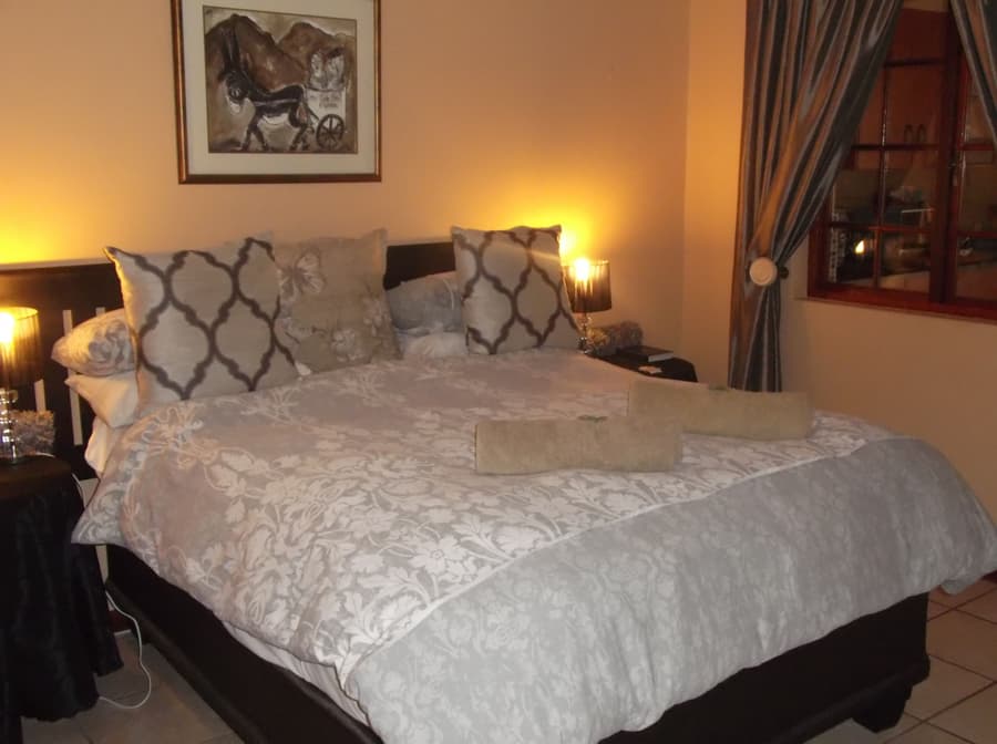 Old Mill Lodge, Working Ostrich Farm & Restaurant, Oudtshoorn