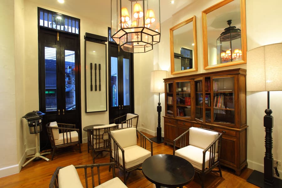 99 The Gallery Hotel
