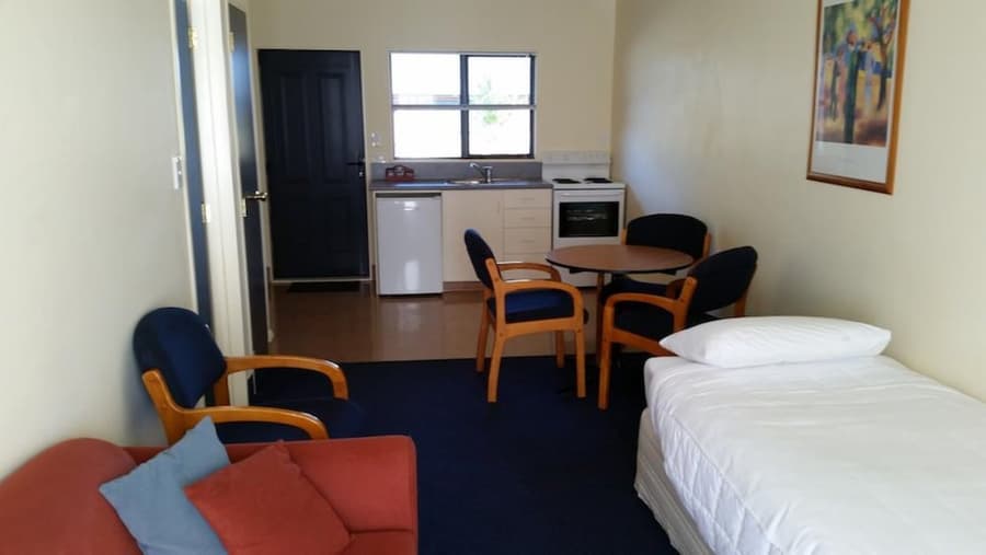 The Peaks Motor Inn