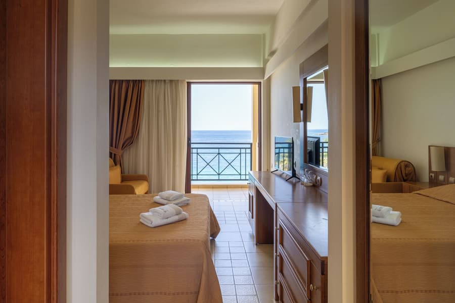 PHEIA, Vriniotis Resorts