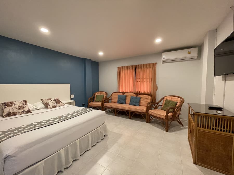 Summer Breeze Hotel