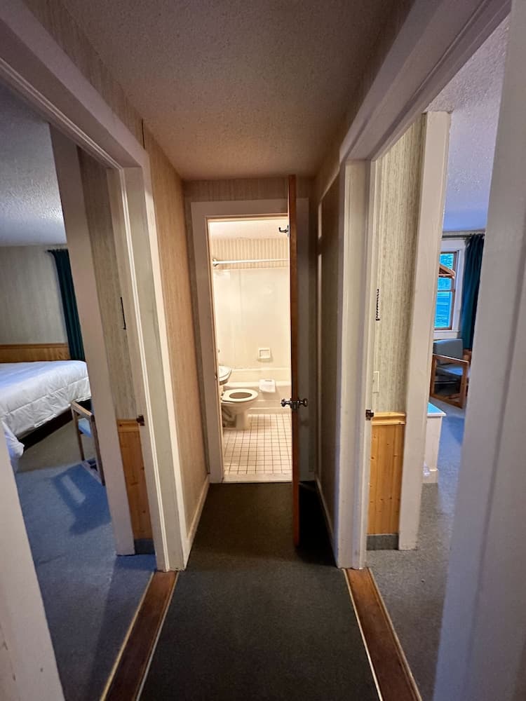 Maple Leaf Inn - Lake Placid
