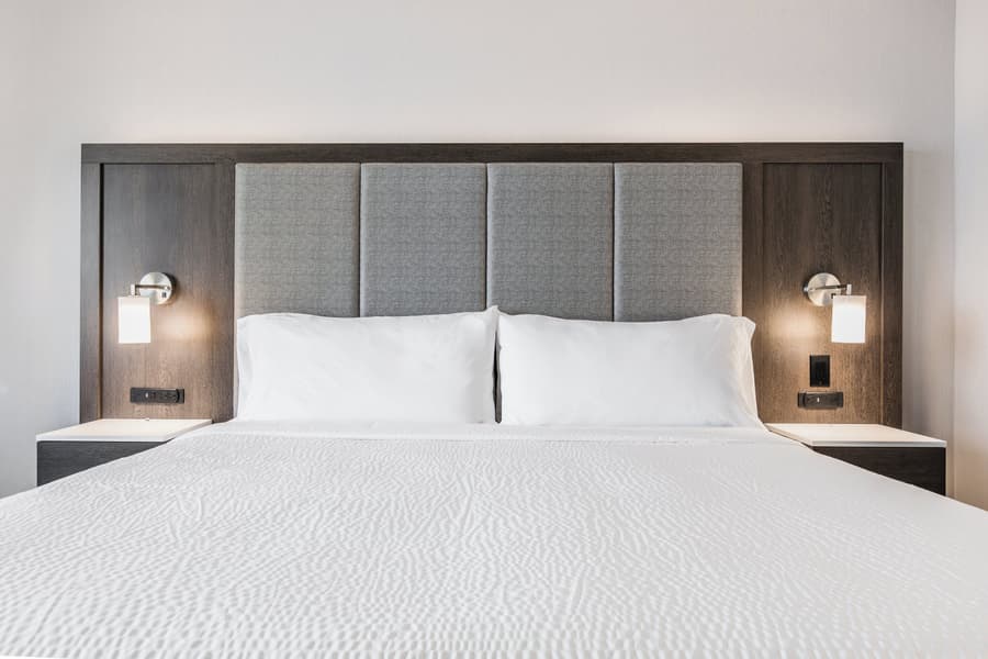 Holiday Inn Express & Suites Toronto Airport South by IHG