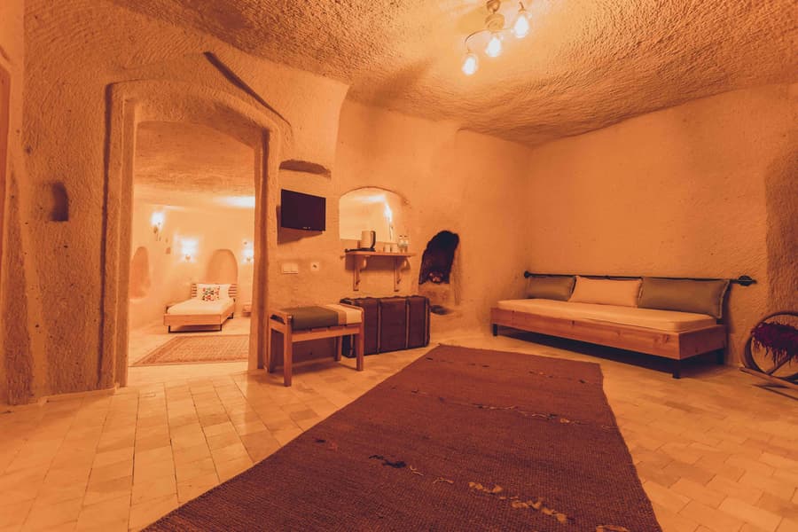Pinhan Cave Suites
