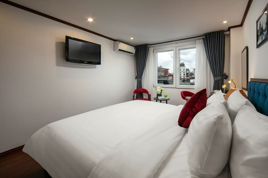 Silk Flower Hotel & Spa