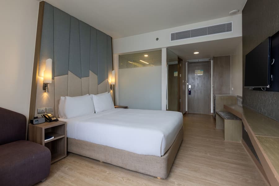 Holiday Inn Express Bangkok Sukhumvit 11 by IHG