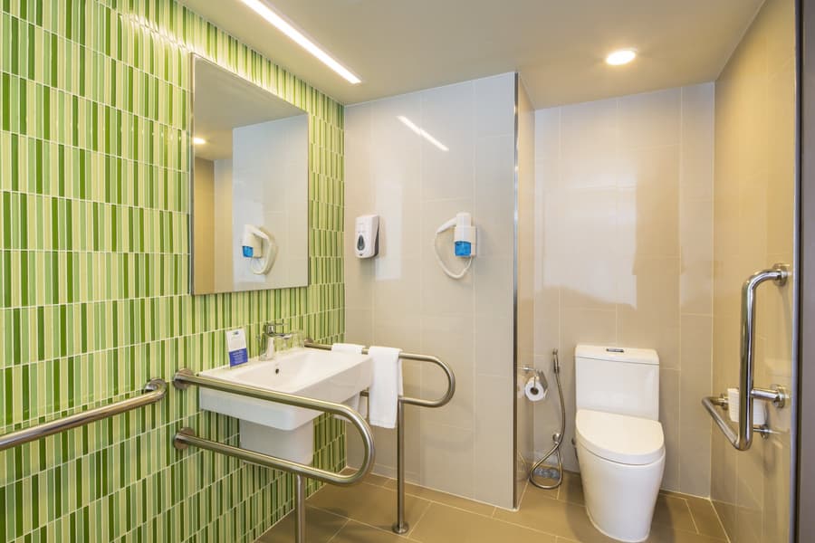 Holiday Inn Express Bangkok Sukhumvit 11 by IHG