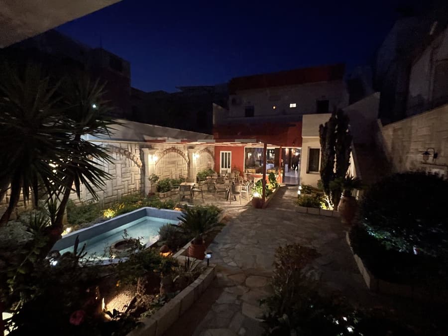 Hotel Flisvos