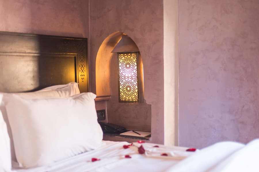 Almas Hotel