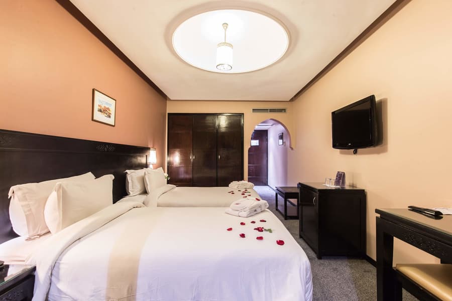 Almas Hotel