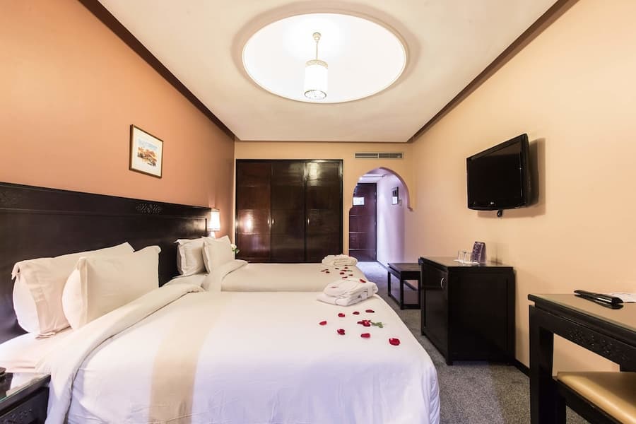 Almas Hotel