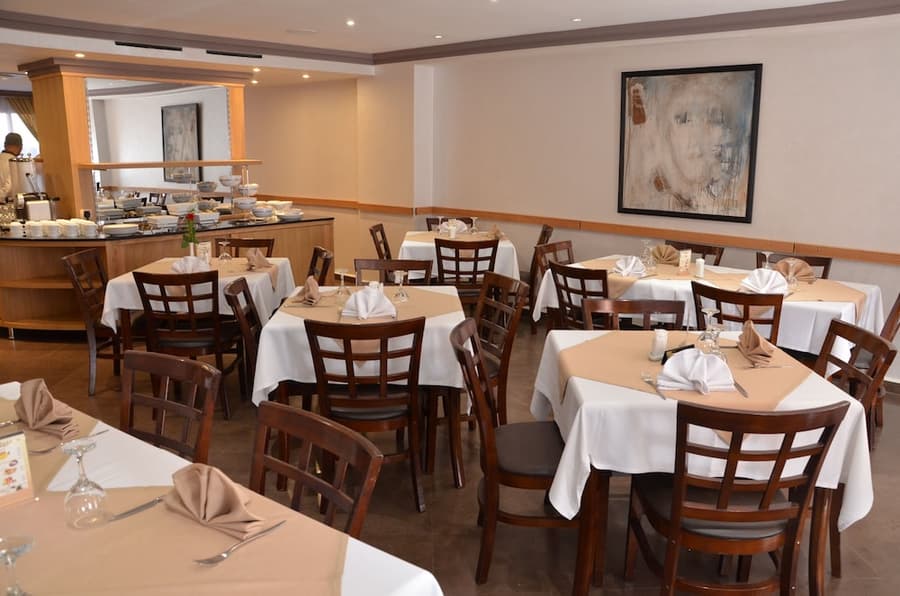 Almas Hotel