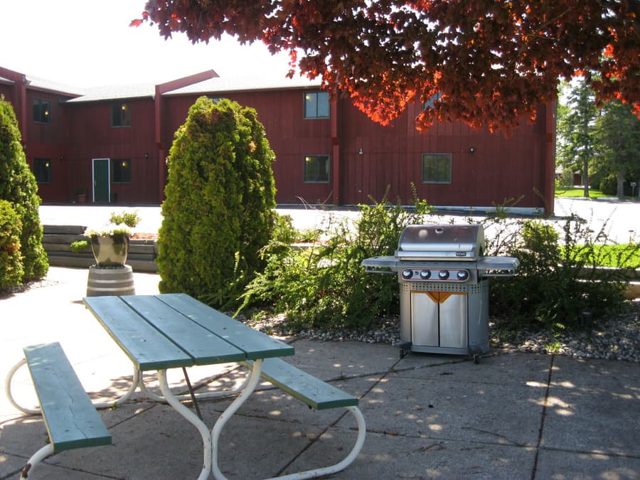Cedar Hill Lodge