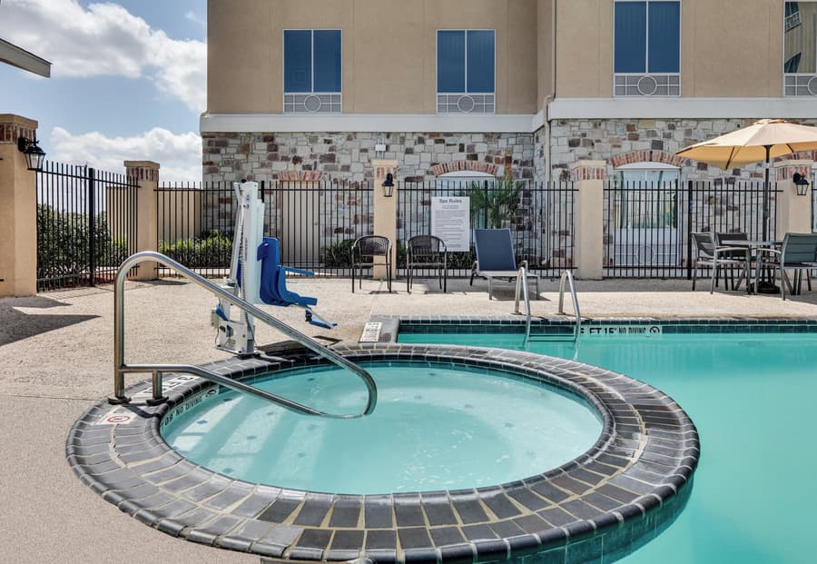 Holiday Inn Express & Suites San Antonio - Brooks City Base by IHG