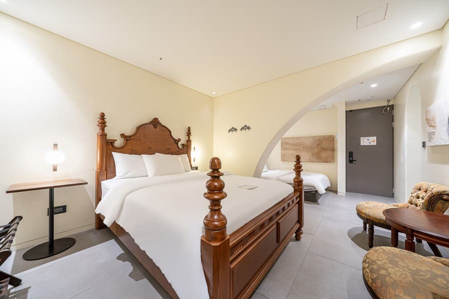 Le Mong Hotel