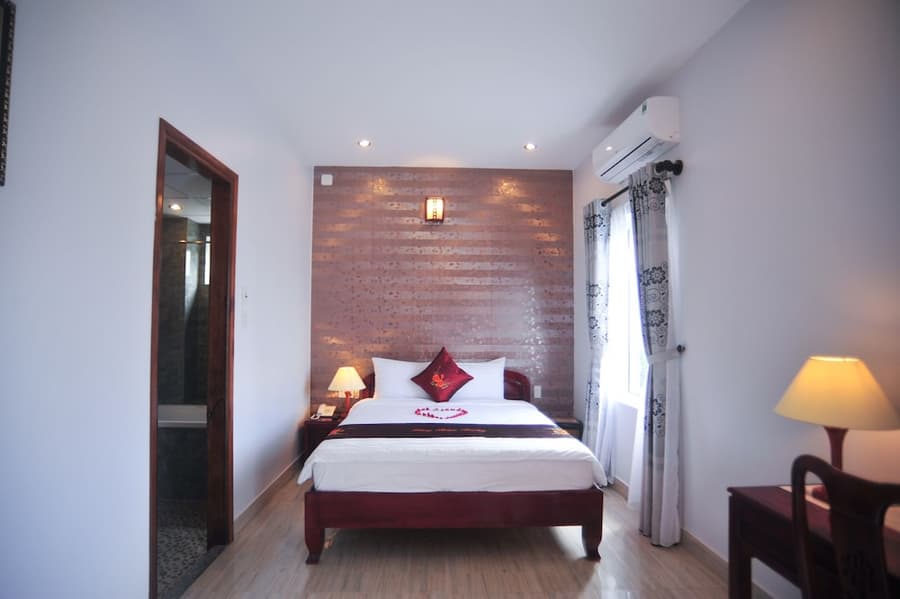 Ruby Hotel