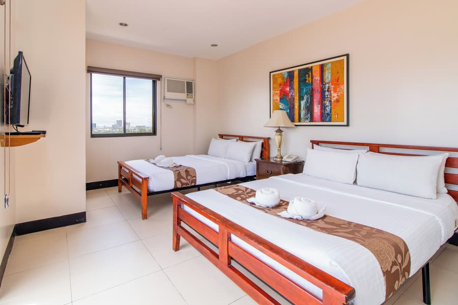 Main Hotel and Suites Cebu