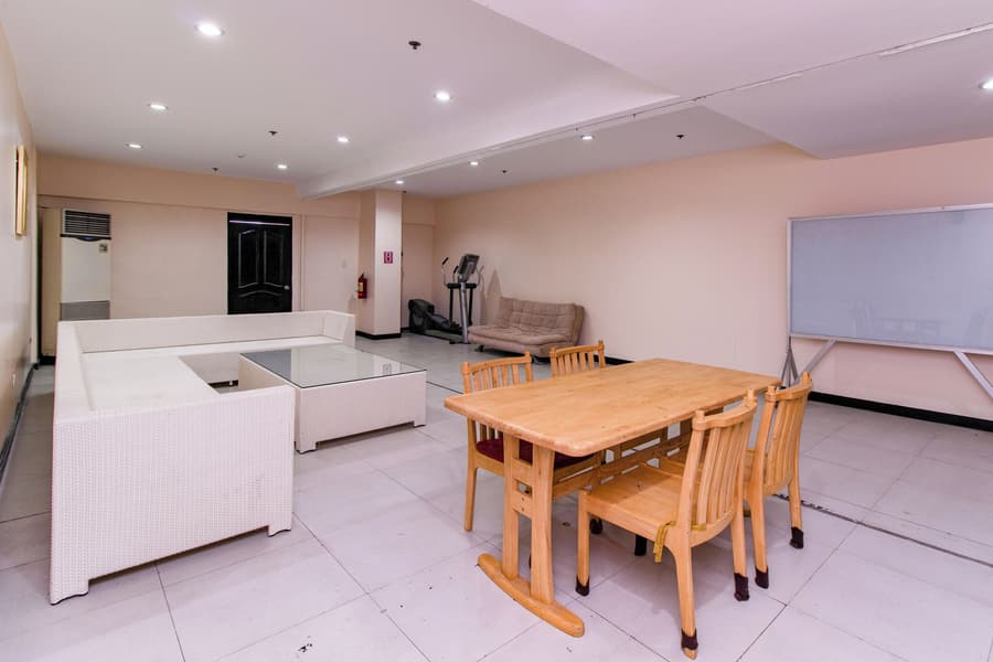 Main Hotel and Suites Cebu