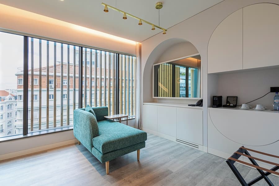 Luster Hotel