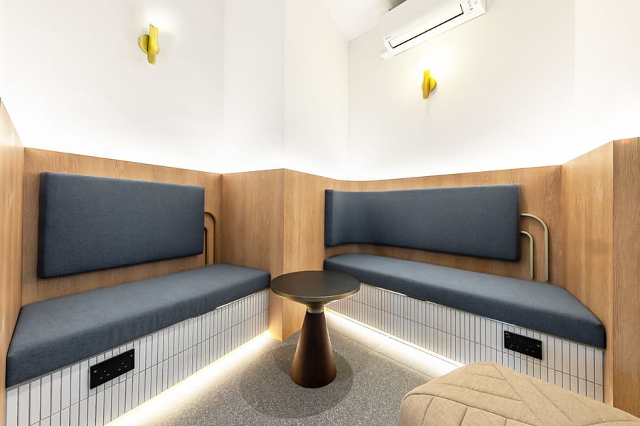 Owen House by Hmlet