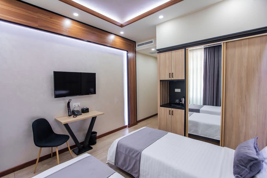 Art Deluxe Hotel