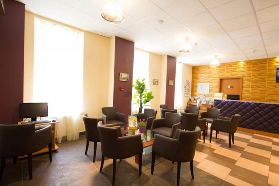 Six Inn Hotel