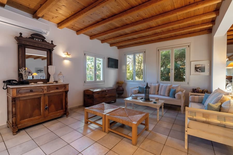 Aeolos Hotel