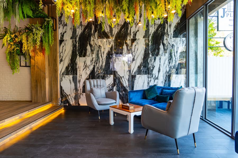 J Place Hotel