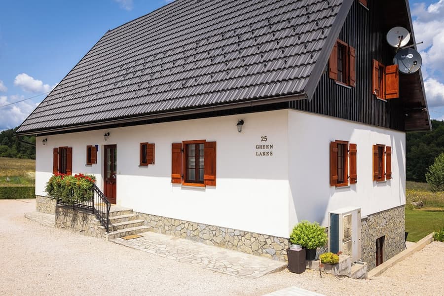 Green lakes house 2