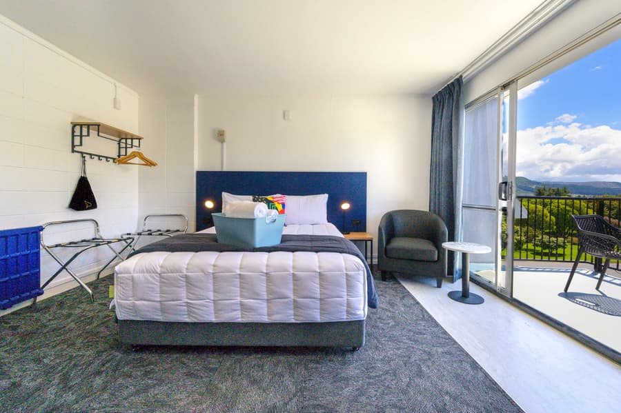 Urban Lounge Sleepery, SureStay Collection by BW