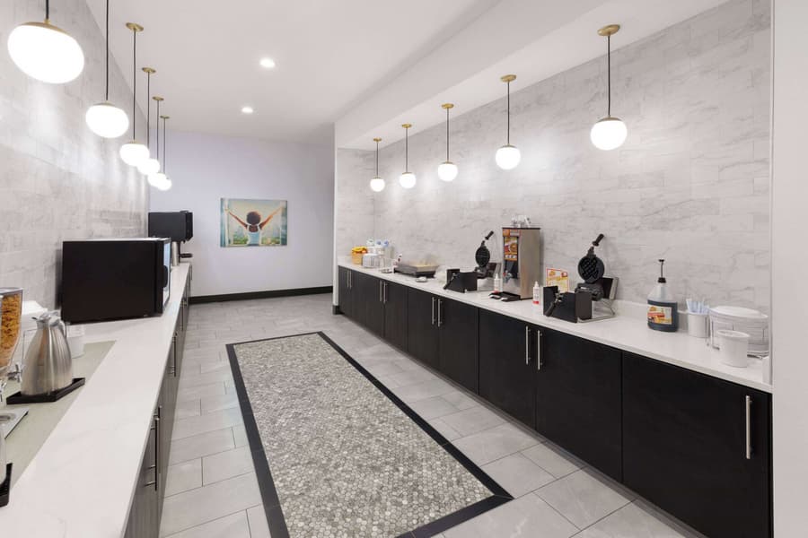 La Quinta Inn & Suites by Wyndham Austin Parmer/Tech Ridge