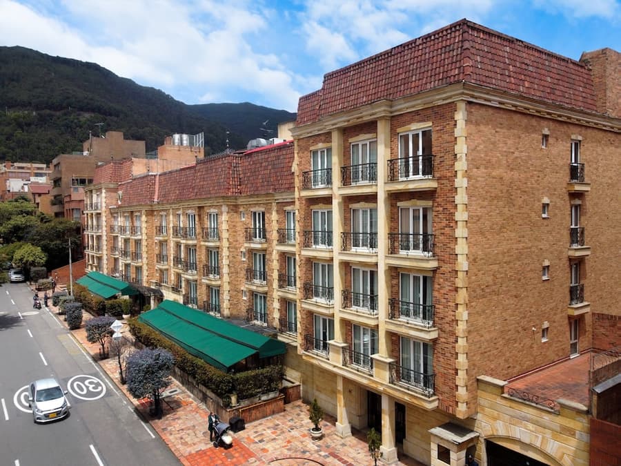 Hotel Windsor House Inn By GEH Suites