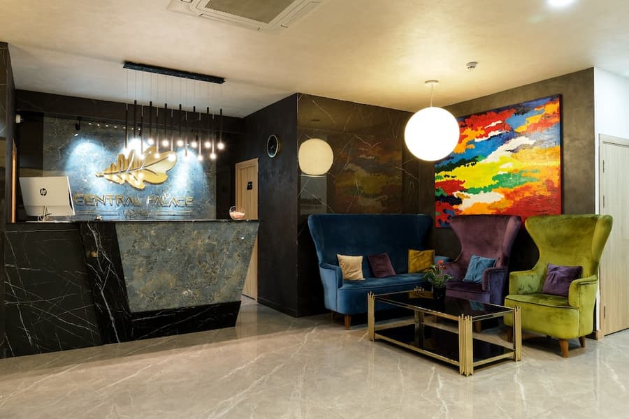 Central Palace Halal Hotel