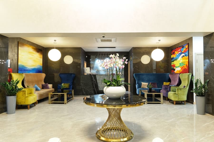 Central Palace Halal Hotel