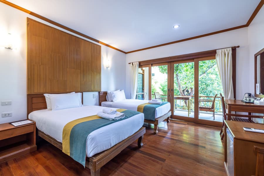 Meet Holiday Hotel