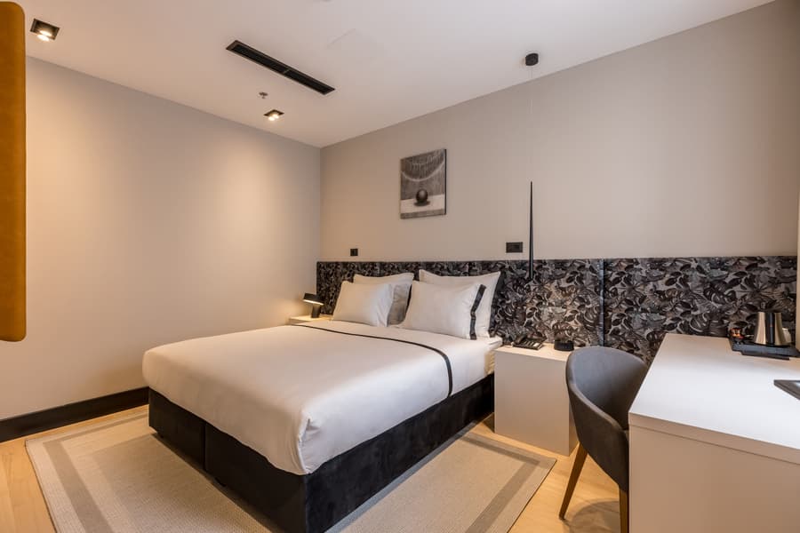 Cora Hotel