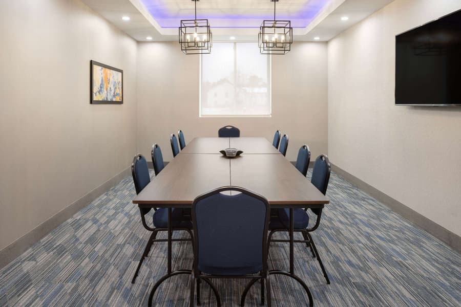 Hawthorn Extended Stay by Wyndham Williston/Burlington