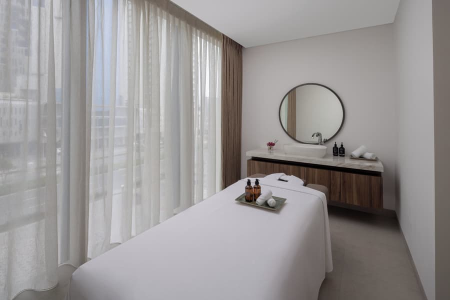 Holiday Inn Dubai Business Bay by IHG