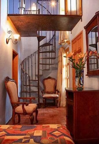Antigua Casa De Piedra